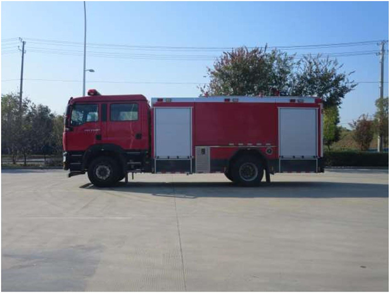 國(guó)六8噸汕德卡水罐消防車
