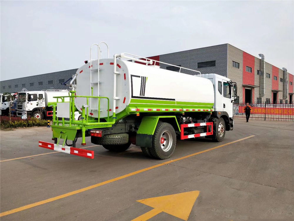 國六12-15立方東風(fēng)D9 灑水車