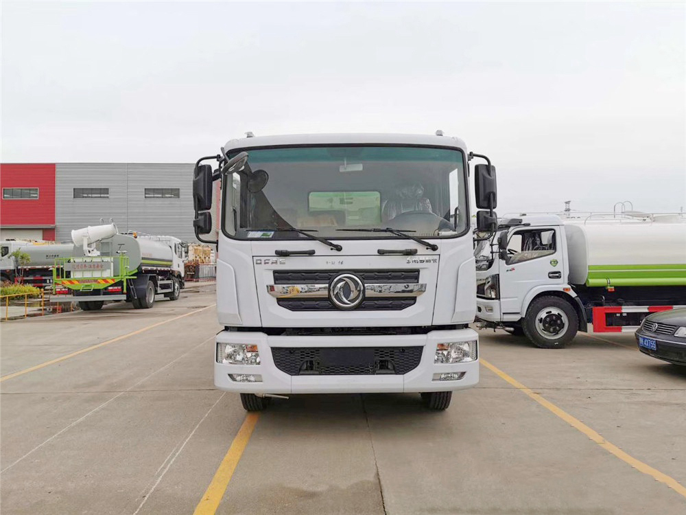 國(guó)六12立方東風(fēng)D9 灑水車