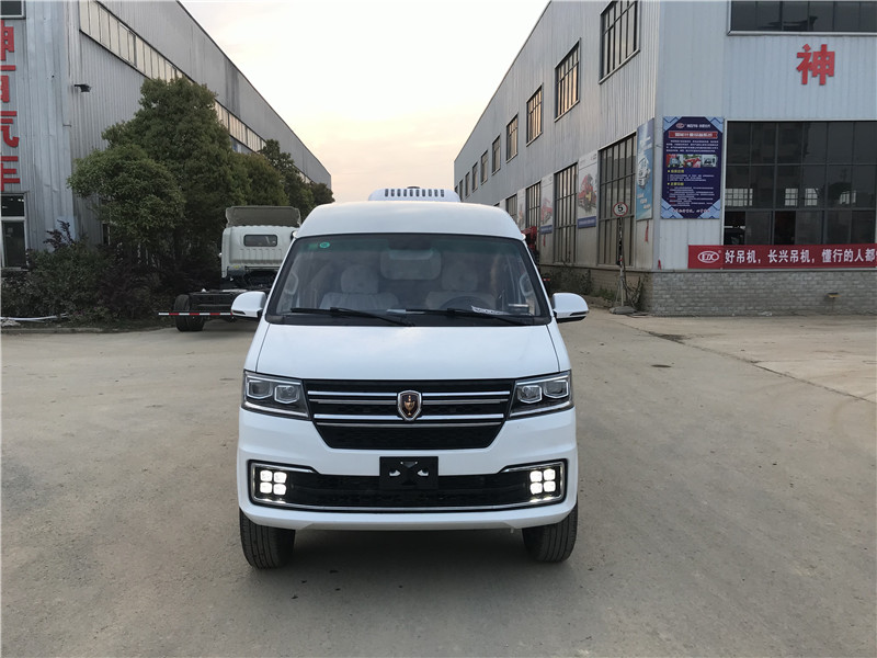 國(guó)六 金杯新海獅X30LS面包冷藏車(chē)